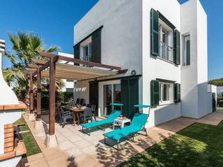 Towny house in Avda sa perdiu 121 - 11. Vivienda con licencia turistica  a 250 metros de la playa arenal