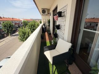 Etagenwohnung in C. varadero 5. Piso de 2 dormitorios, muy luminoso, con 3 balcones, terraza, ga