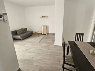 Location Appartement à Plaza antigua moreria 68. Se alquila piso reformado y amoblado de 3 habitaciones