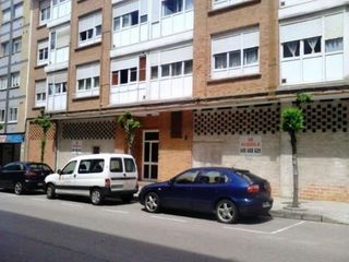 Local Comercial en Prudencio gonzález  50. Local centro urbano posada de llanera