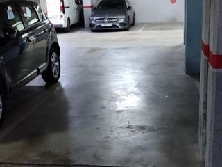 Lloguer Aparcament cotxe a Consol nogueras 10. Plaza de aparcamiento coche grande