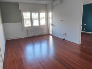 Alquiler Piso en Carrer numància 75. Piso reformado cerca de sants estació