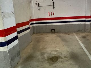 Parking voiture à Rambla de catalunya 61. Plaza amplia para coche grande + con espacio de almacenaje – pin