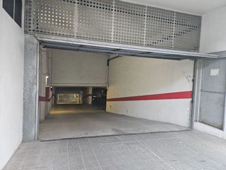 Etagenwohnung in Carrer enric granados 4. Pocos años de uso.