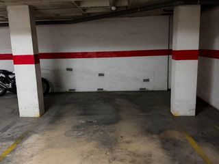 Aparcament cotxe a Calle cefeo 81. Se vende o alquila parking doble