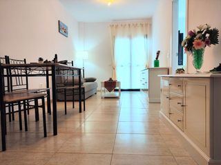Location Appartement à Calle reykjavik 8. Se alquila piso de 3 habitaciones con plaza de aparcamiento, amu