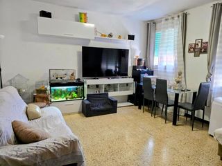 Piso en Carrer de gandia 32. Piso de particular. luminoso, 3 habitaciones grandes
