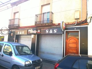 Casa adosada en Némesi valls  32 34. 2 casas con 2 locales (restaurante