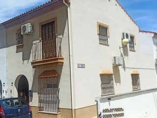 Reihenhaus in C. galera 22. Para entrar a vivor