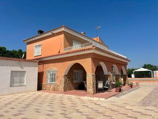 Chalet in Camino de la horna 39. Estupendo chalet