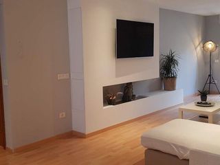 Rent Flat in Serves de jesus 17. Luminoso y bonito piso