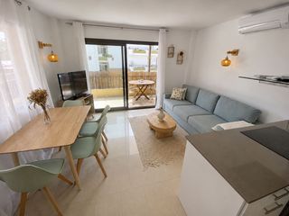 Appartement à Carrer de fray luis de leon 9. Apartamento reformado con terraza en esquina, a 3 minutos andand