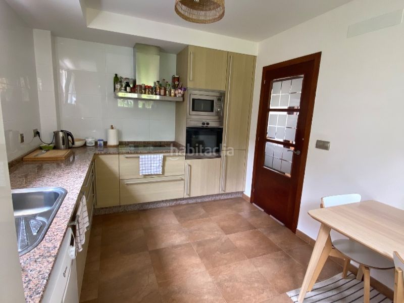 Foto c0bf8fcf-23f7-454d-be65-6f3332ca63ec. Alquiler chalet en lugar castro nucleo 96 se alquila de septiembre a junio vivienda unifamiliar en perfecto estado. en Ferrol