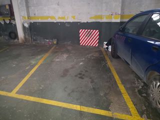 Autoparkplatz in Carrer del perú 193. Plaza de parking sin rampas ni columnas.