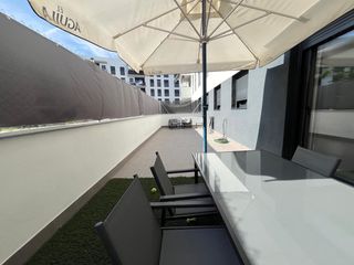 Planta baja en Carrer de múrcia 143. Planta baja de obra nueva con terraza de 40 m²