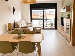 Pis a Carrer barcelona 122. Pis molt assolellat de 2 habitacions i 2 banys amb balcó – venda
