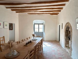 Casale in Carrer d'albinyana 0. Casa rural del s. xvi con teatro, reformada en 2006.