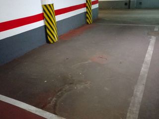 Alquiler Parking coche en Padre damian  46. Alquilo plaza garaje de cómodo acceso, coche grande o mediano cá