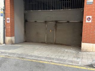 Location Parking voiture à Costa fornaguera 167. Alquiler de parking con gran acceso, cómodo, seguro y de fácil e