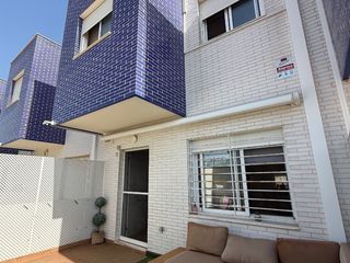 Maison à Om blanc 21. Adosado en playa de almazora