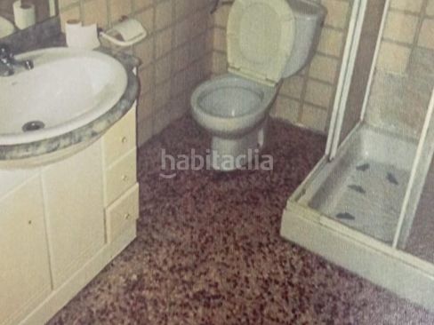 Foto fd1bdb82-624a-4eb2-97f2-839bdf2a3013. Oficina en calvari 3 ha estat seu de dues oficines i d'una botiga de queviures. en Corbins