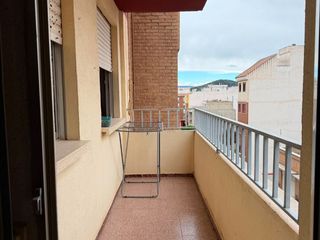 Rent Flat in Maria cases 19. Listo para entrar a vivir! espacioso piso con terraza y despensa