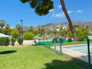 Planta baja en Calle rio guadalope 18. Inmejorable piso de 5 ambientes con salon de doble altura y pici