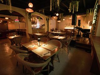 Traspaso Local Comercial en Carrer pi i margall 11. Oportunidad única en figueres. ¡hamburguesería y bar de copas!