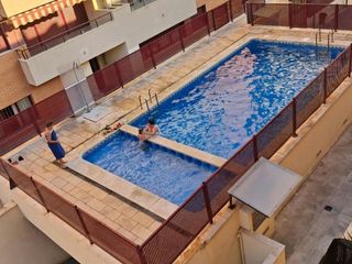 Casa a schiera in Carrer américa 49. Adosado de 5 habitaciones con piscina y amueblado