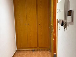 Appartement à Carrer sagunt 43. Piso centrico con todos los servicios cerca