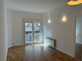 Affitto Appartamento in Josep quintana 26. Piso de alquiler en la plana, esplugues de llobregat