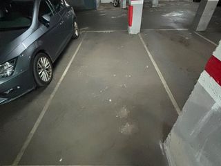 Aparcament cotxe a Passeig del terraplè 42. Plaza en planta baja con entrada y salida independientes
