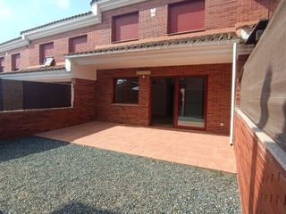 Casa a schiera in Era d'albinyana  3. Espectacular adosado reformado con 4 habitaciones, 4 baños y jar