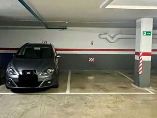 Miete Autoparkplatz in Plaça cultura de la pau  2. Plaza de parquing bien situada y amplia.