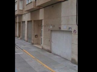 Aparcament cotxe a Bernabé garcia 35. Amplio