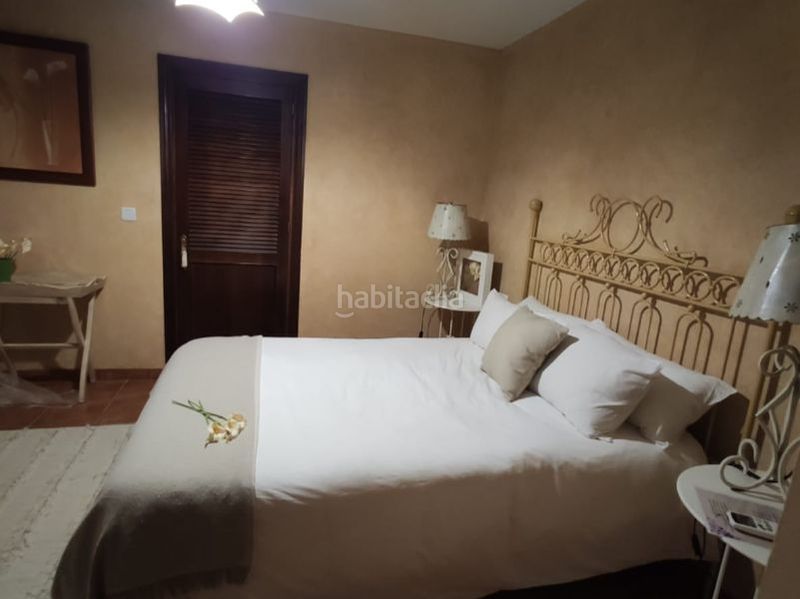 Foto e73f8aaf-36b4-419e-acda-c06c7583696f. Casa a c. violetas 4 a Écija