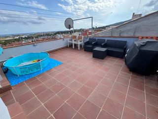 Etagenwohnung in Carrer sant joan  5. Piso amueblado con gran terraza de 25m2