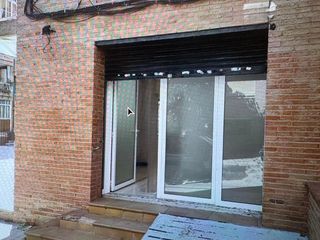 Lloguer Local Comercial a Carme 10. Local comercial de 75 m² en alquiler