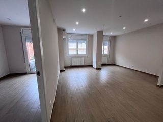 Flat in Calle tossa 15. Piso recién reformado en calle tossa, horta.