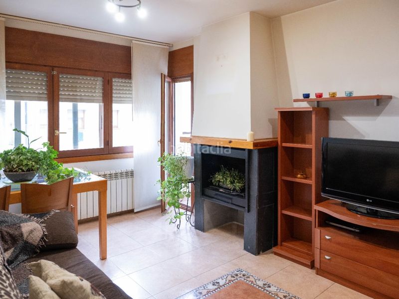 Foto 5630754e-2897-45cc-bc81-45c72455209d. Piso en carrer dr carles pol i aleu 38 pis exterior de 88 m² amb 3 habitacions, terrassa i ascensor a en Sort