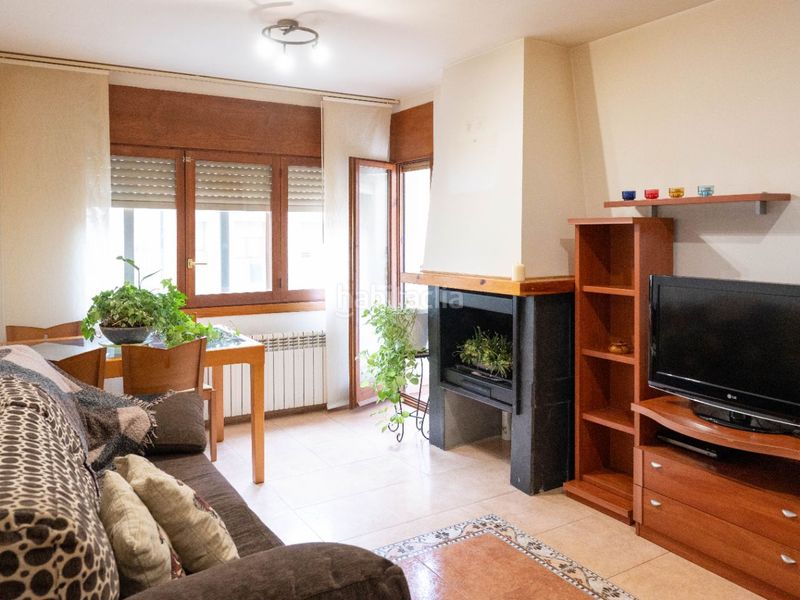 Foto 7f2e98c4-d5bd-4fb2-93c6-3c4c60adbbcc. Piso en carrer dr carles pol i aleu 38 pis exterior de 88 m² amb 3 habitacions, terrassa i ascensor a en Sort