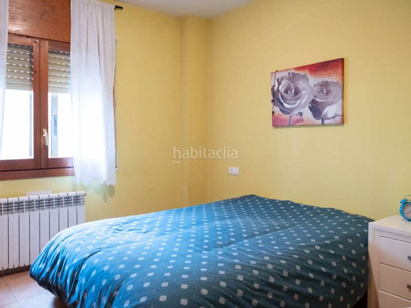 Foto 8613c38f-e900-47a7-a1b9-57cef28aee05. Piso en carrer dr carles pol i aleu 38 pis exterior de 88 m² amb 3 habitacions, terrassa i ascensor a en Sort