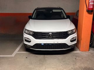 Lloguer Aparcament cotxe a Pare font 51. Muy fácil acceso.