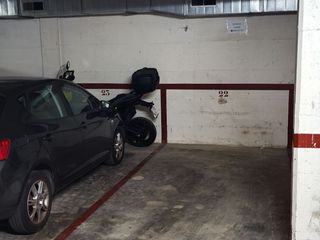 Autoparkplatz in Carrer d'enric granados 1. Plaza de parking enfrente ayuntamiento junto c31