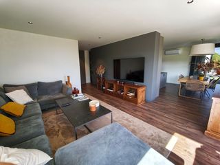Chalet in Carrer vinyes d'en mandri 38. Torre de reestreno en sant vicens de montalt