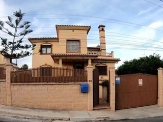 Chalet en Calle las velas 20. Chalet independiente en venta en calle las velas, 20, torremolin