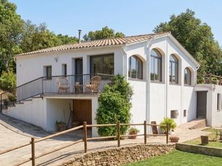 House in Calle camí de can llusca 34. Casa independent a canet d’adri, a 15 minuts de girona