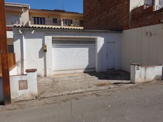 Rent Car parking in Begur 8. Aparcament polivalent