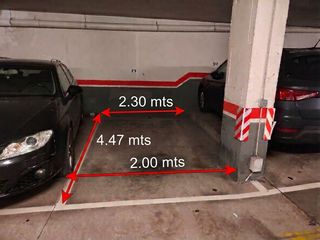 Aparcament cotxe a Carrer de pàdua 3. Parking coche mediano 4.47mts x 2 mts, calles padua con esq. av