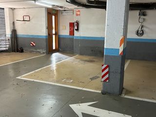 Lloguer Aparcament cotxe a Mª aurelia capmany 20. Alquiler parking para coche y moto